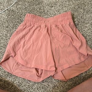 Lululemon shorts HR 5” light pink